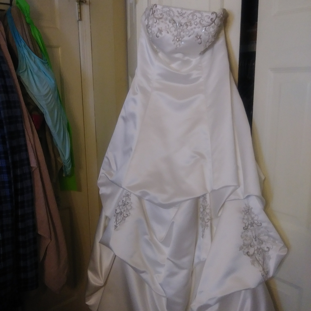 Wedding dress